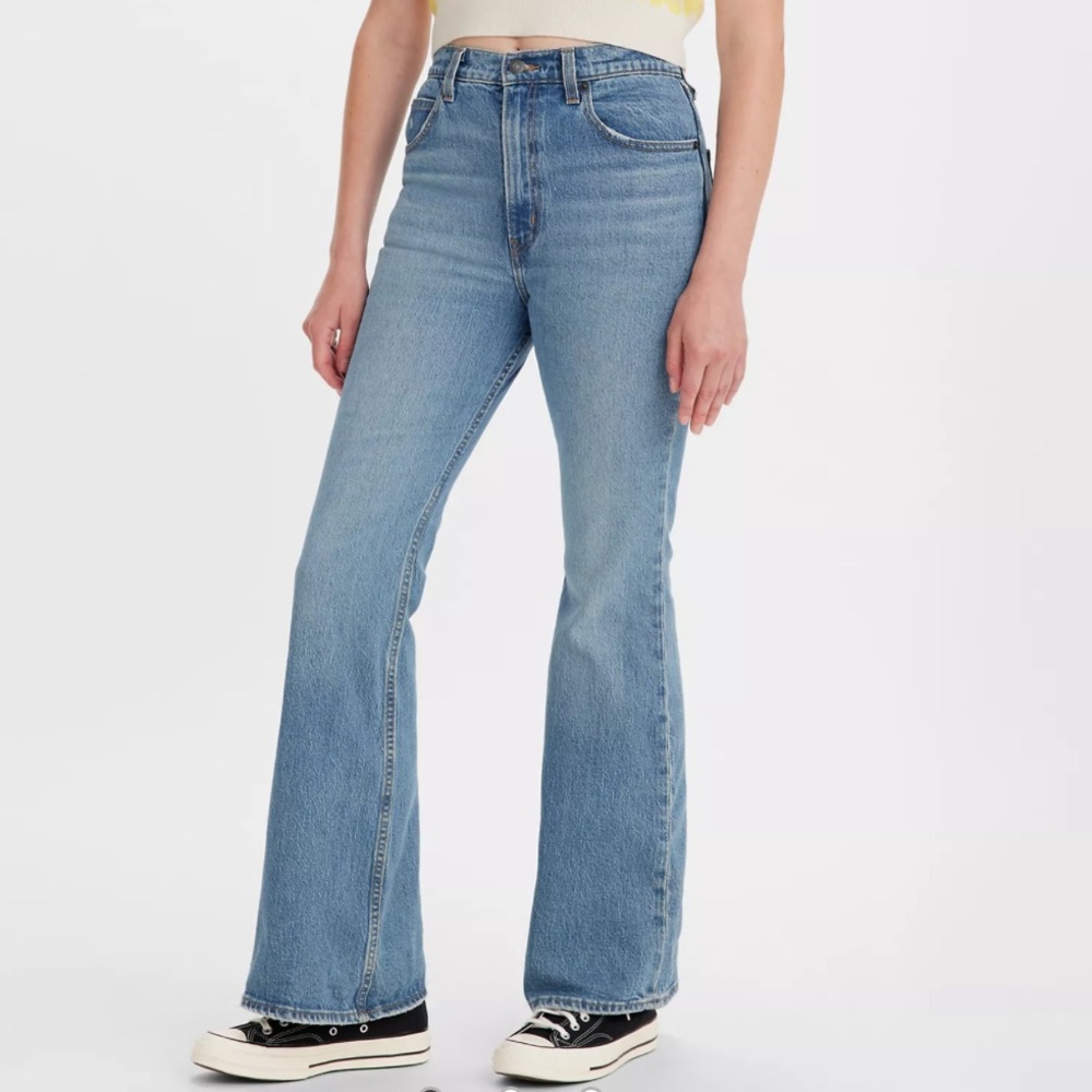 Levi's Premium '70s High Flare Jeans Medium Wash Distress Hem 28